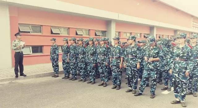 不再是温室的花朵,拥有军人的刚强意志