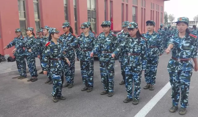 同苦作乐,永不服输