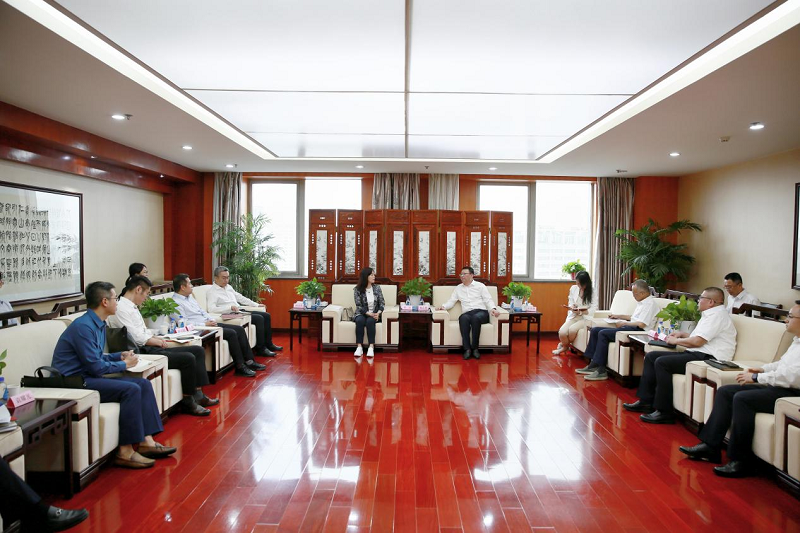 041717468309521389.png 5.29公司党委副书记、总裁解志炯会见民生银行资产托管部总经理崔岩一行.png